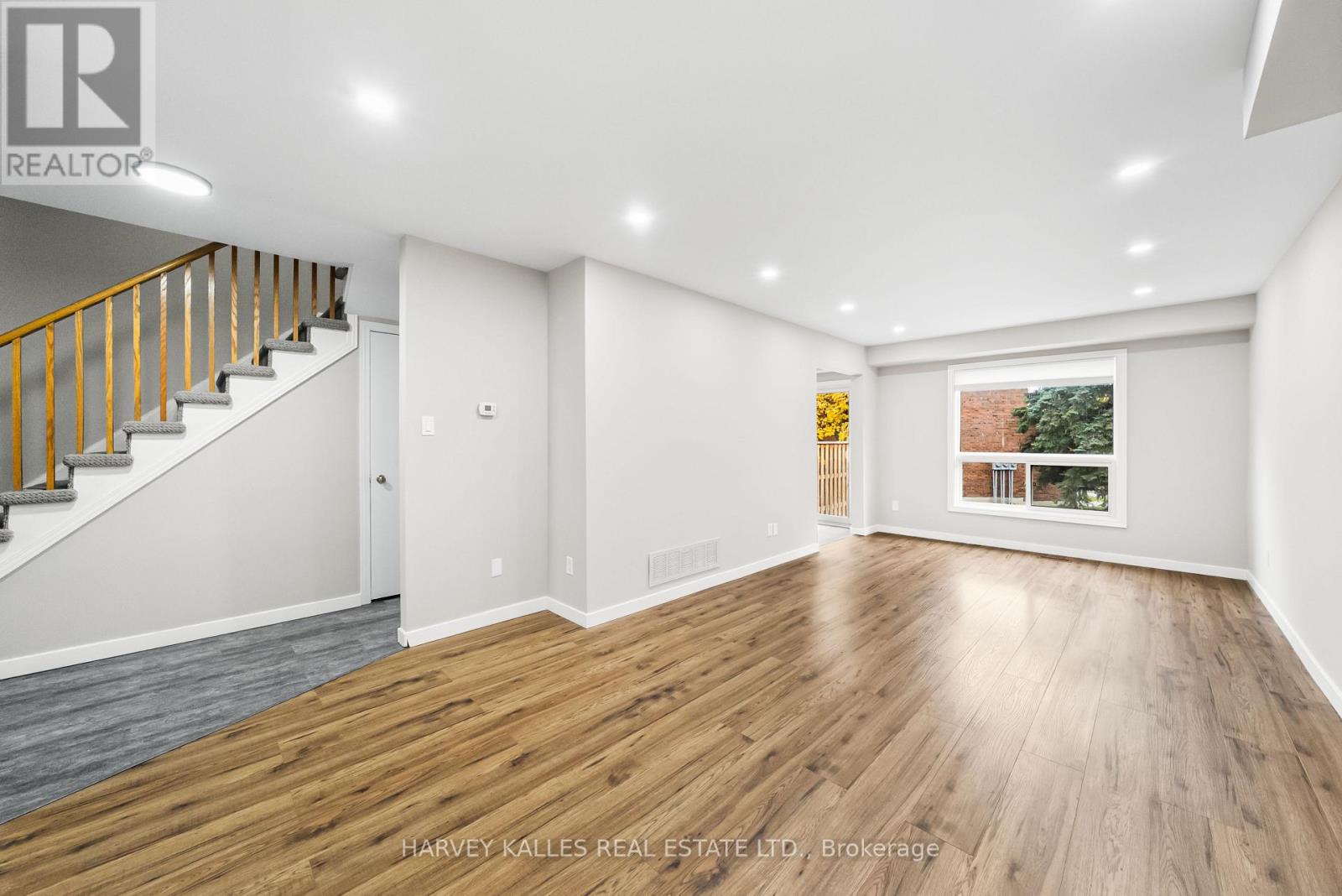 221 - 10 Bassett Boulevard, Whitby, Ontario  L1N 9C8 - Photo 7 - E12578860