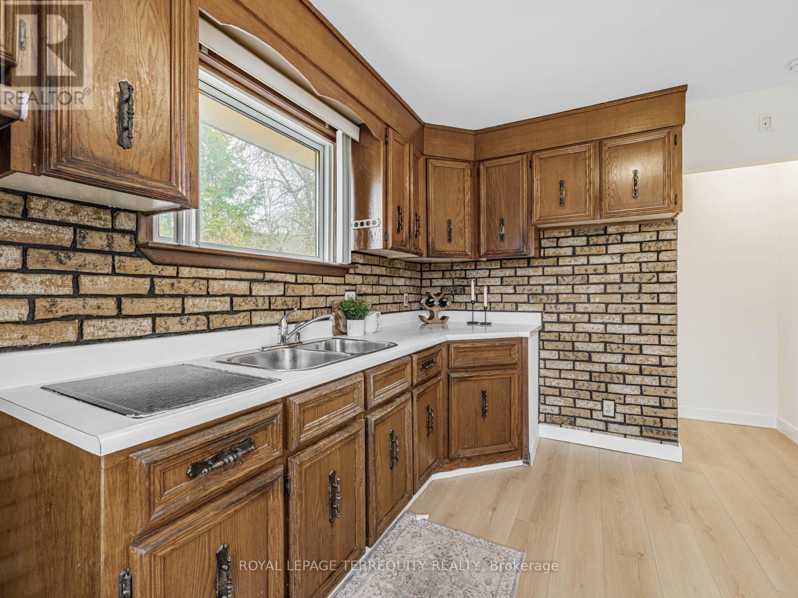 34 Athenia Court, Toronto, Ontario  M1E 2C1 - Photo 8 - E12578902