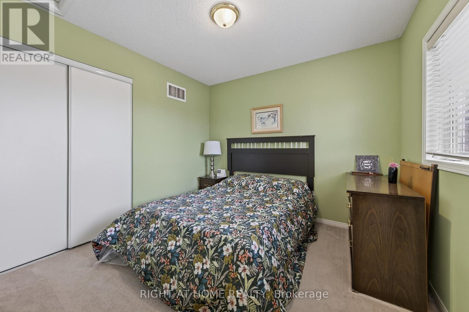 1338 Vincent Crescent, Innisfil, Ontario  L9S 1Z8 - Photo 35 - N12578818