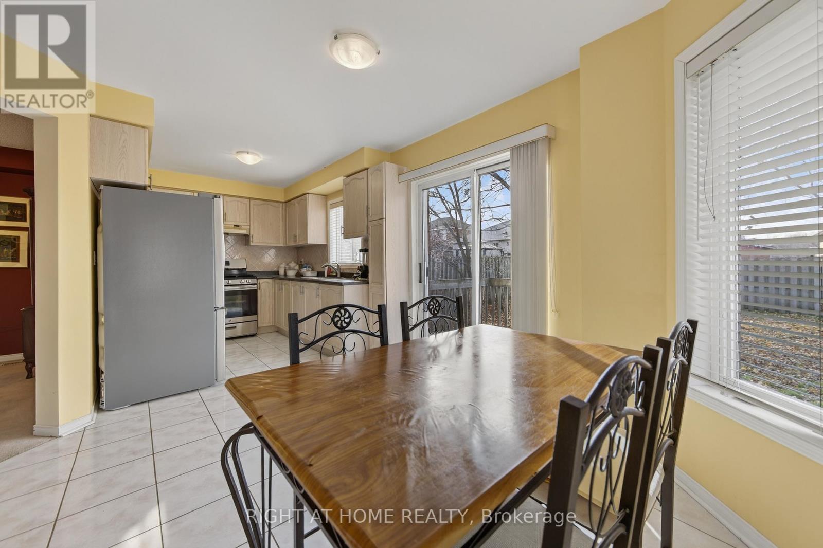 1338 Vincent Crescent, Innisfil, Ontario  L9S 1Z8 - Photo 9 - N12578818