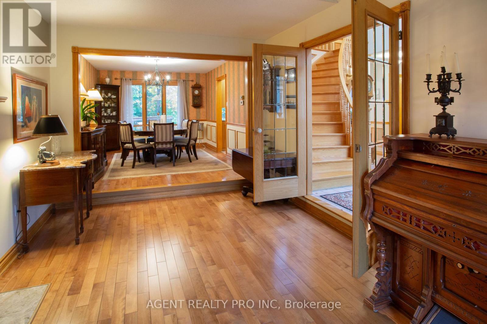 922 Country Club Crescent, London South, Ontario  N6C 5R5 - Photo 20 - X12578950