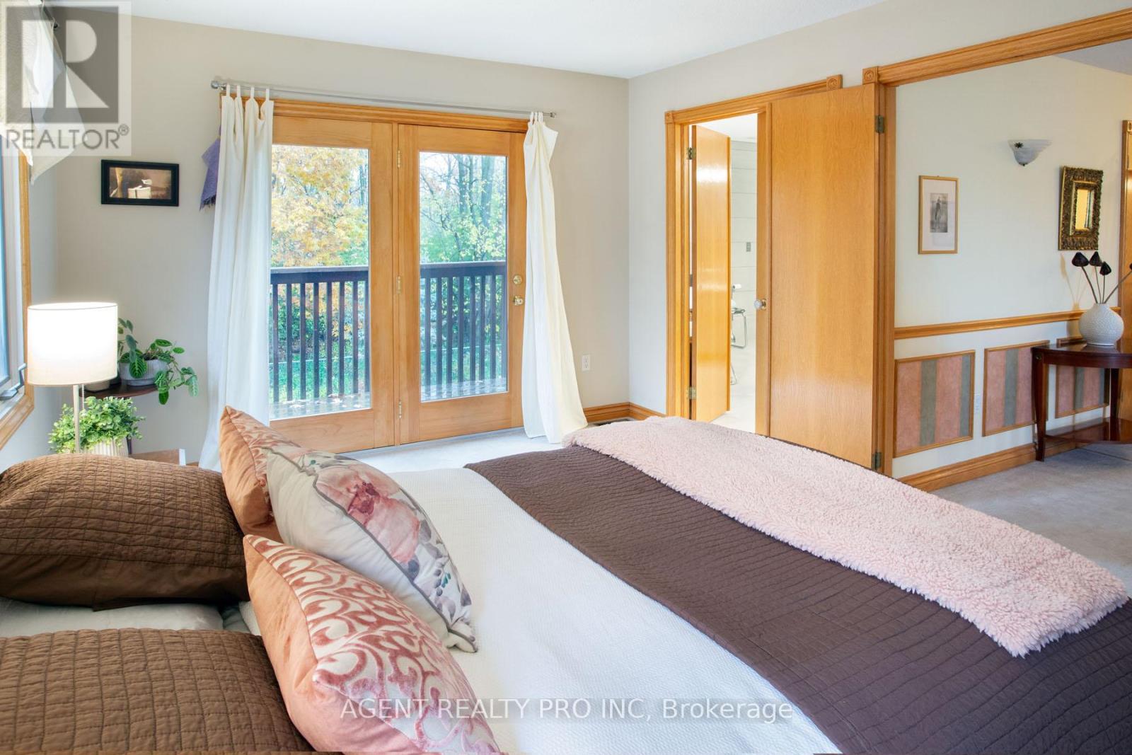 922 Country Club Crescent, London South, Ontario  N6C 5R5 - Photo 24 - X12578950