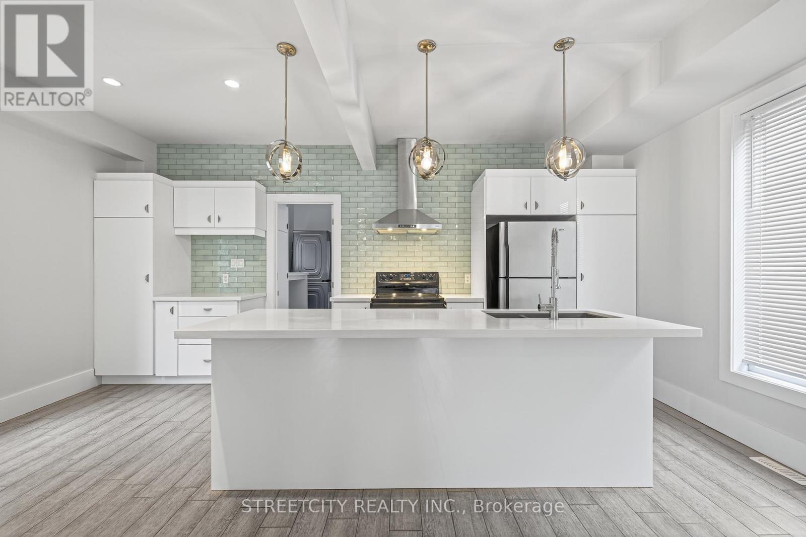 80 Tecumseh Avenue E, London South, Ontario  N6C 1R9 - Photo 11 - X12579048