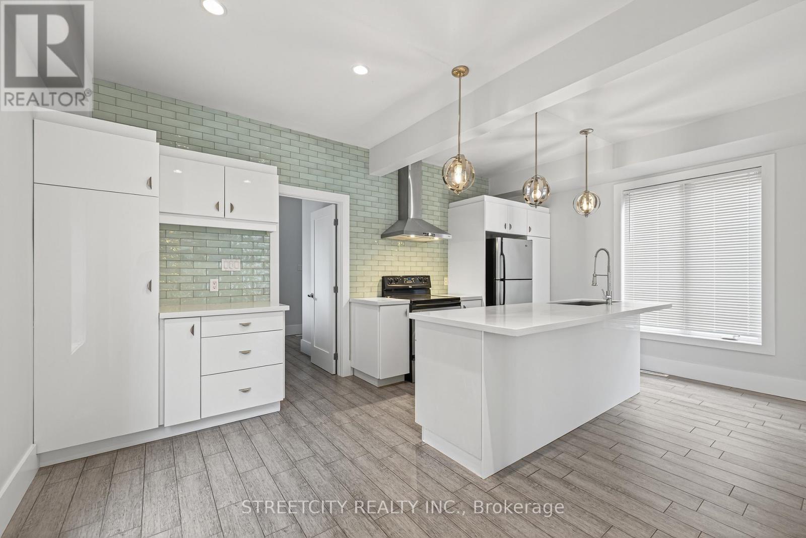 80 Tecumseh Avenue E, London South, Ontario  N6C 1R9 - Photo 12 - X12579048