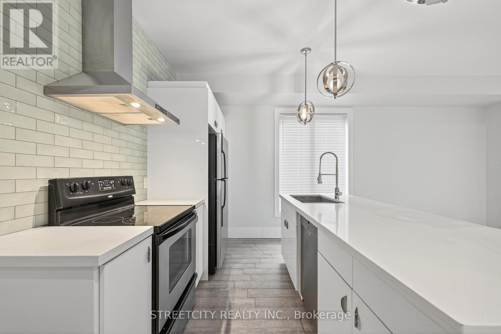 80 Tecumseh Avenue E, London South, Ontario  N6C 1R9 - Photo 14 - X12579048