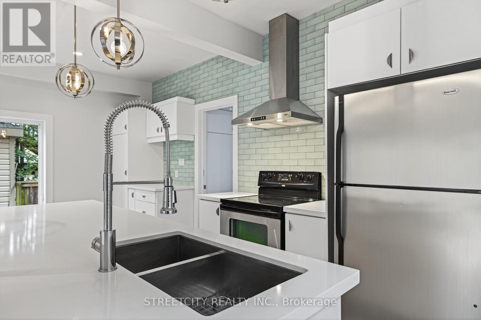 80 Tecumseh Avenue E, London South, Ontario  N6C 1R9 - Photo 19 - X12579048