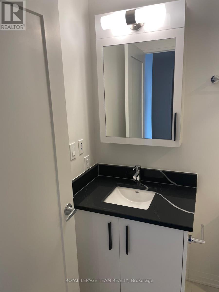 2302 - 805 Carling Avenue, Ottawa, Ontario  K1S 5W9 - Photo 11 - X12578946