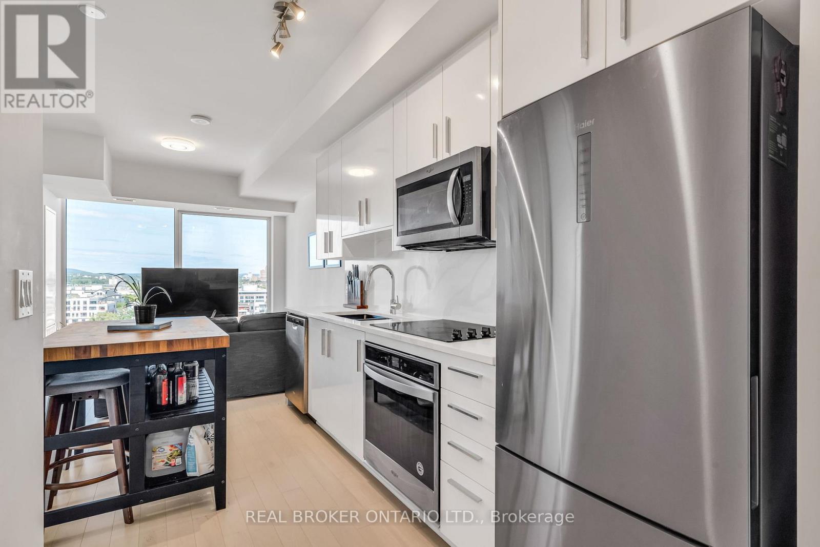 805 Unit #802 Carling Avenue, Ottawa, Ontario  K1S 5W9 - Photo 3 - X12578984