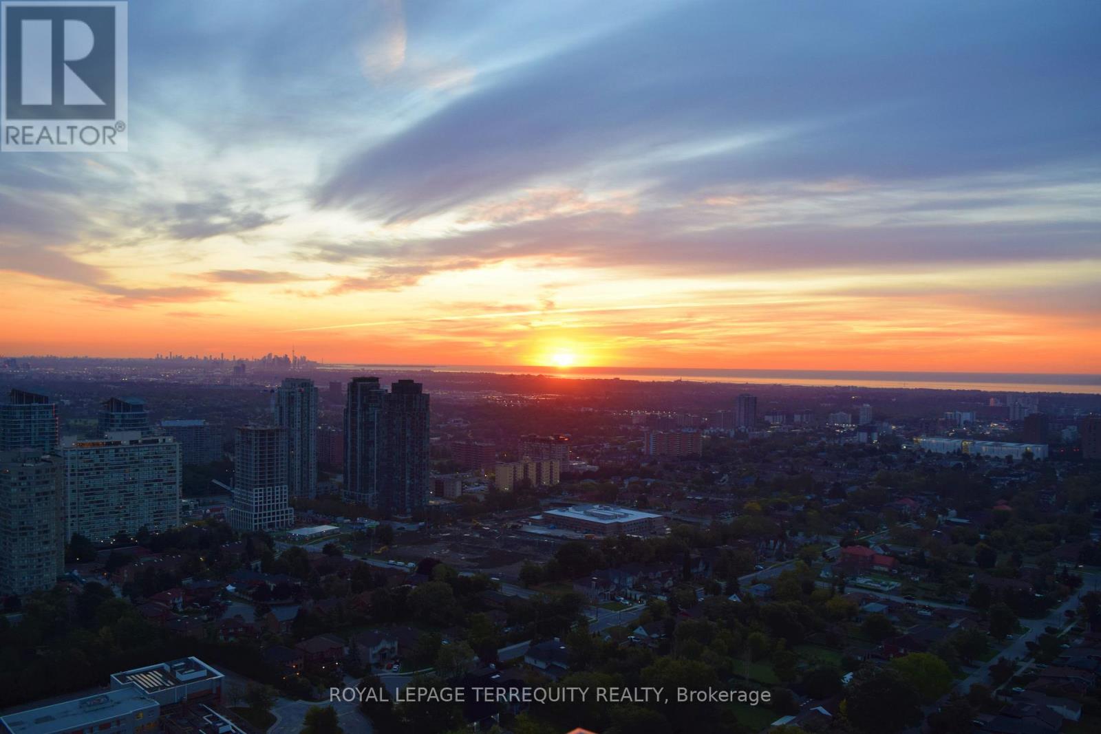 Ph3 - 225 Webb Drive, Mississauga, Ontario  L5B 4P2 - Photo 2 - W12578904