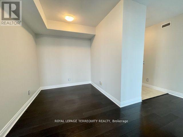 Ph3 - 225 Webb Drive, Mississauga, Ontario  L5B 4P2 - Photo 8 - W12578904