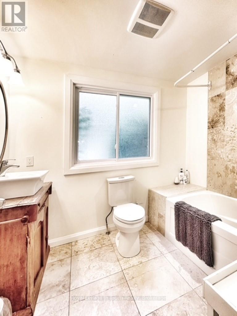 21 Lakeview Crescent, Tiny, Ontario  L9M 1R2 - Photo 16 - S12579076