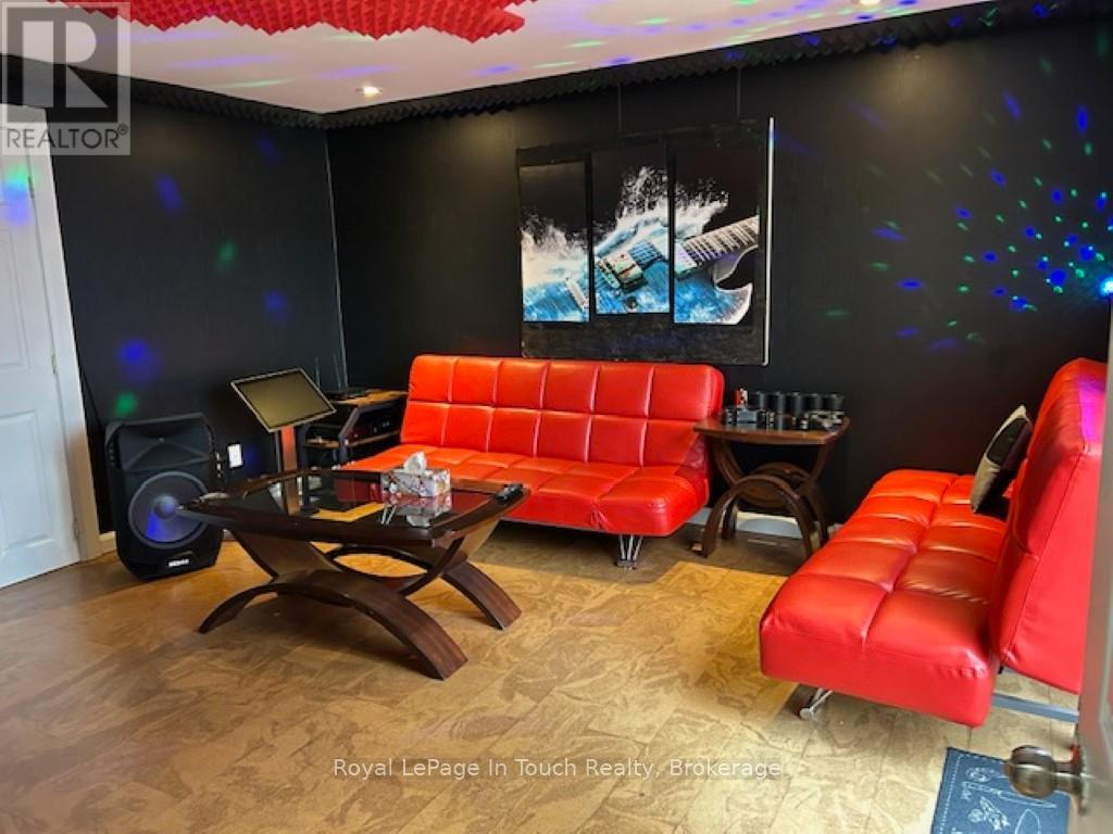 21 Lakeview Crescent, Tiny, Ontario  L9M 1R2 - Photo 17 - S12579076