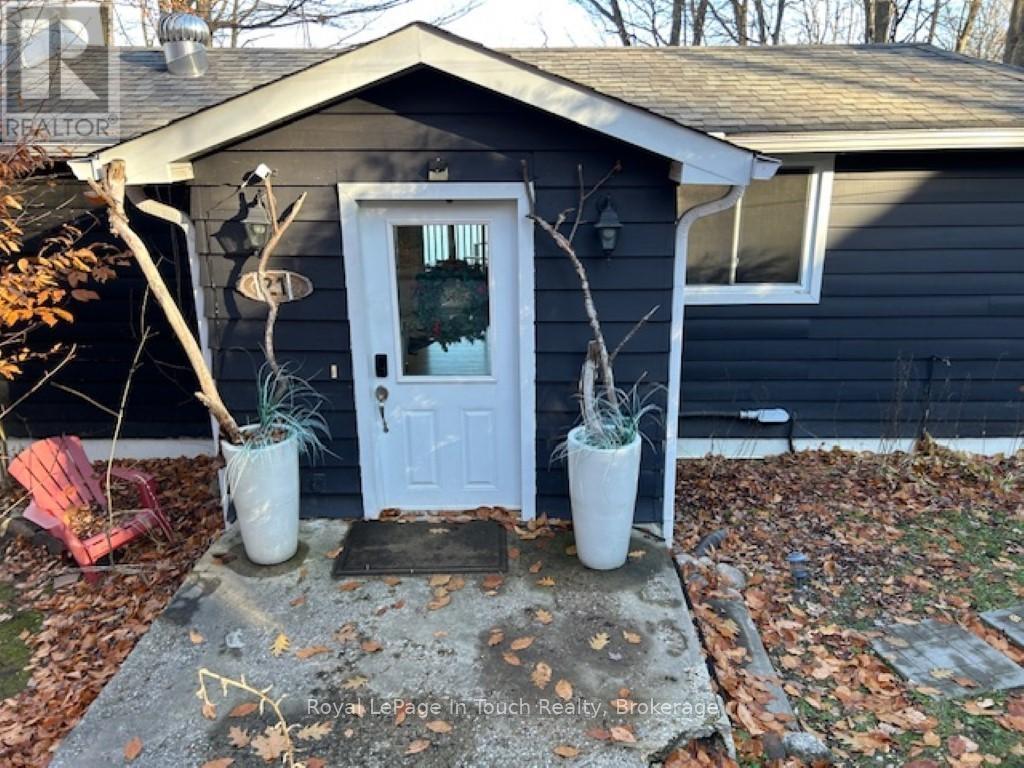 21 Lakeview Crescent, Tiny, Ontario  L9M 1R2 - Photo 2 - S12579076