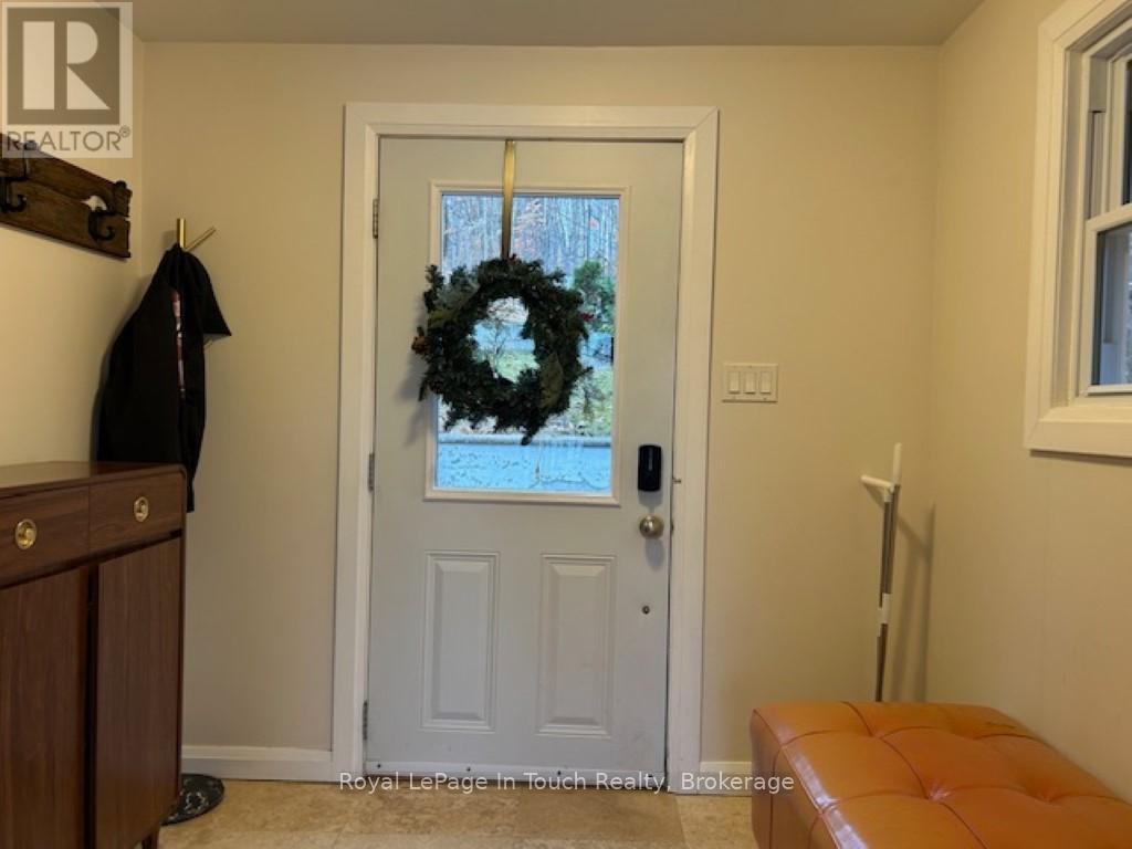 21 Lakeview Crescent, Tiny, Ontario  L9M 1R2 - Photo 3 - S12579076