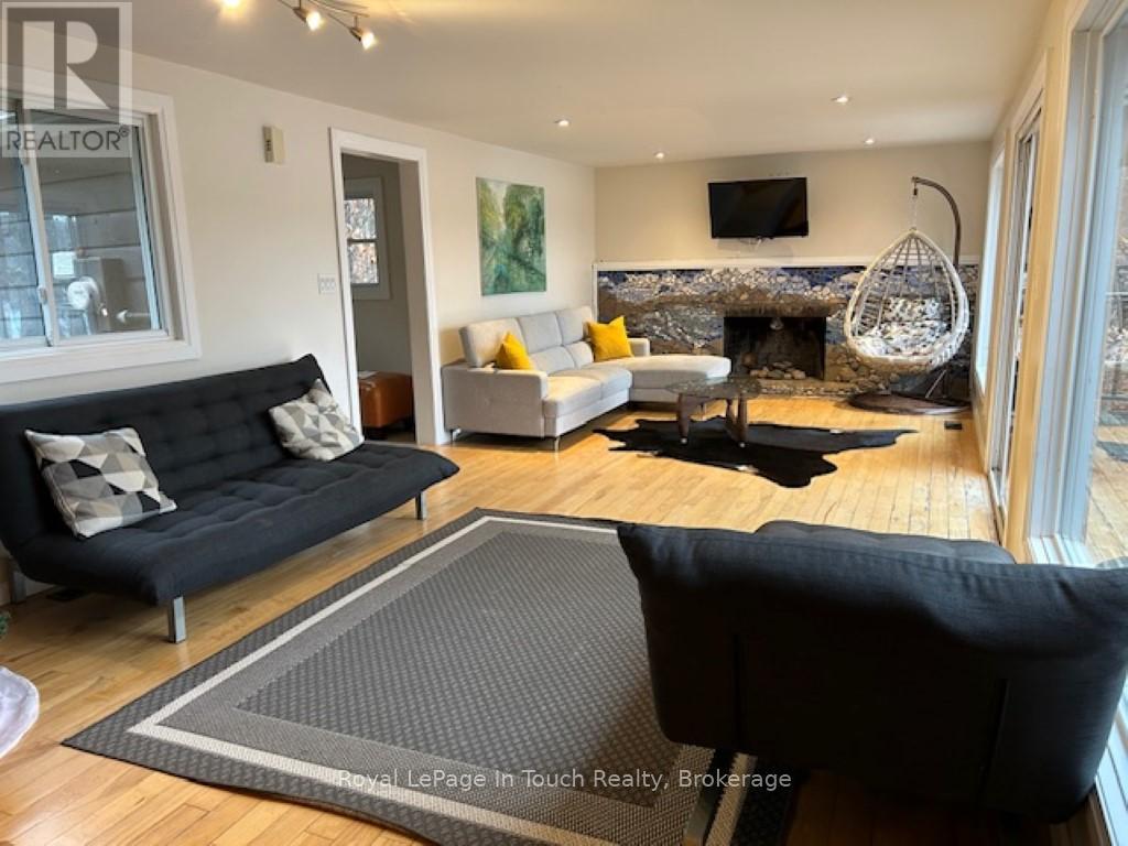 21 Lakeview Crescent, Tiny, Ontario  L9M 1R2 - Photo 4 - S12579076