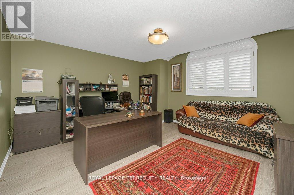 15 Armour Crescent, Hamilton, Ontario  L9K 1S1 - Photo 5 - X12578822