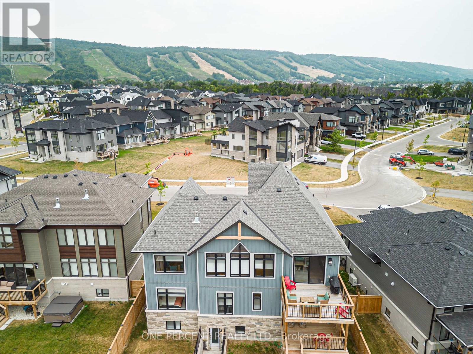 114 Cattail Crescent, Blue Mountains, Ontario  L9Y 4X5 - Photo 4 - X12578856