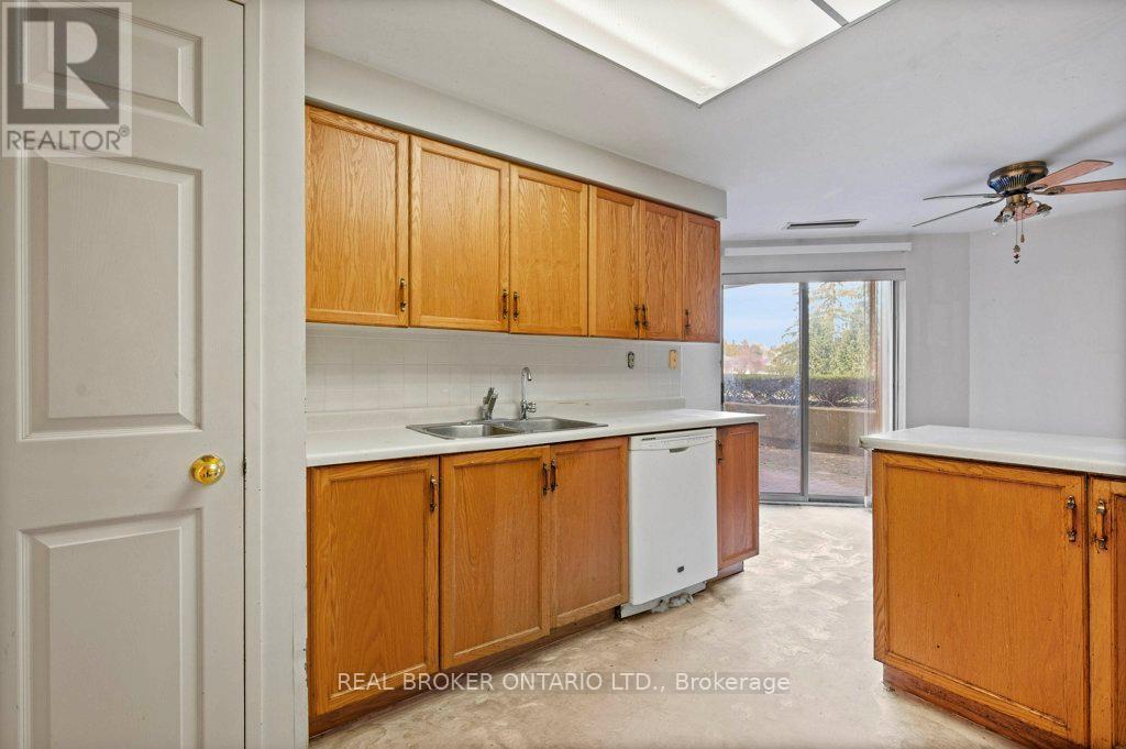 101 - 265 Westcourt Place, Waterloo, Ontario  N2L 6E4 - Photo 8 - X12578862