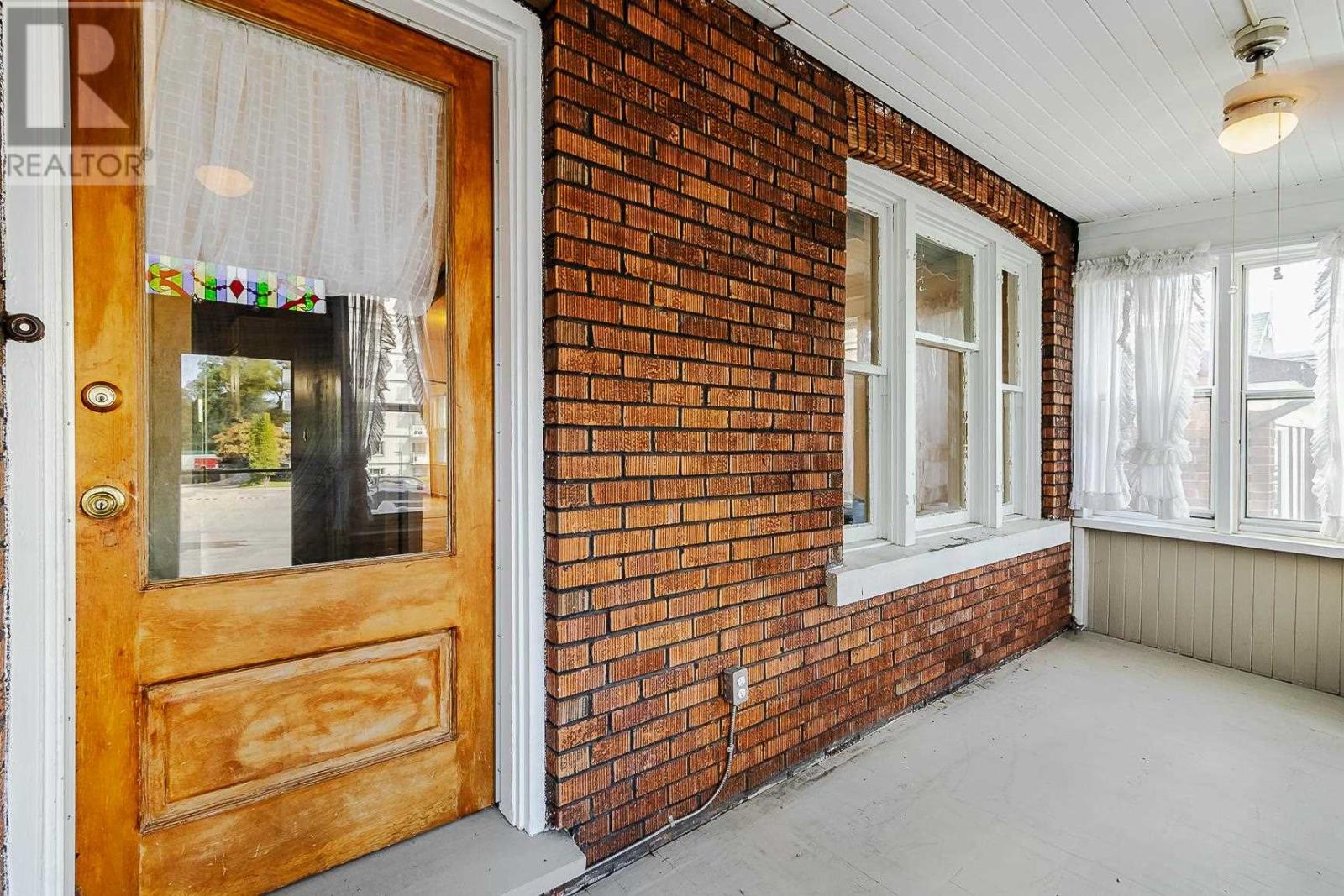 68 Pine St, Sault Ste. Marie, Ontario  P6A 3Y1 - Photo 6 - SM252401