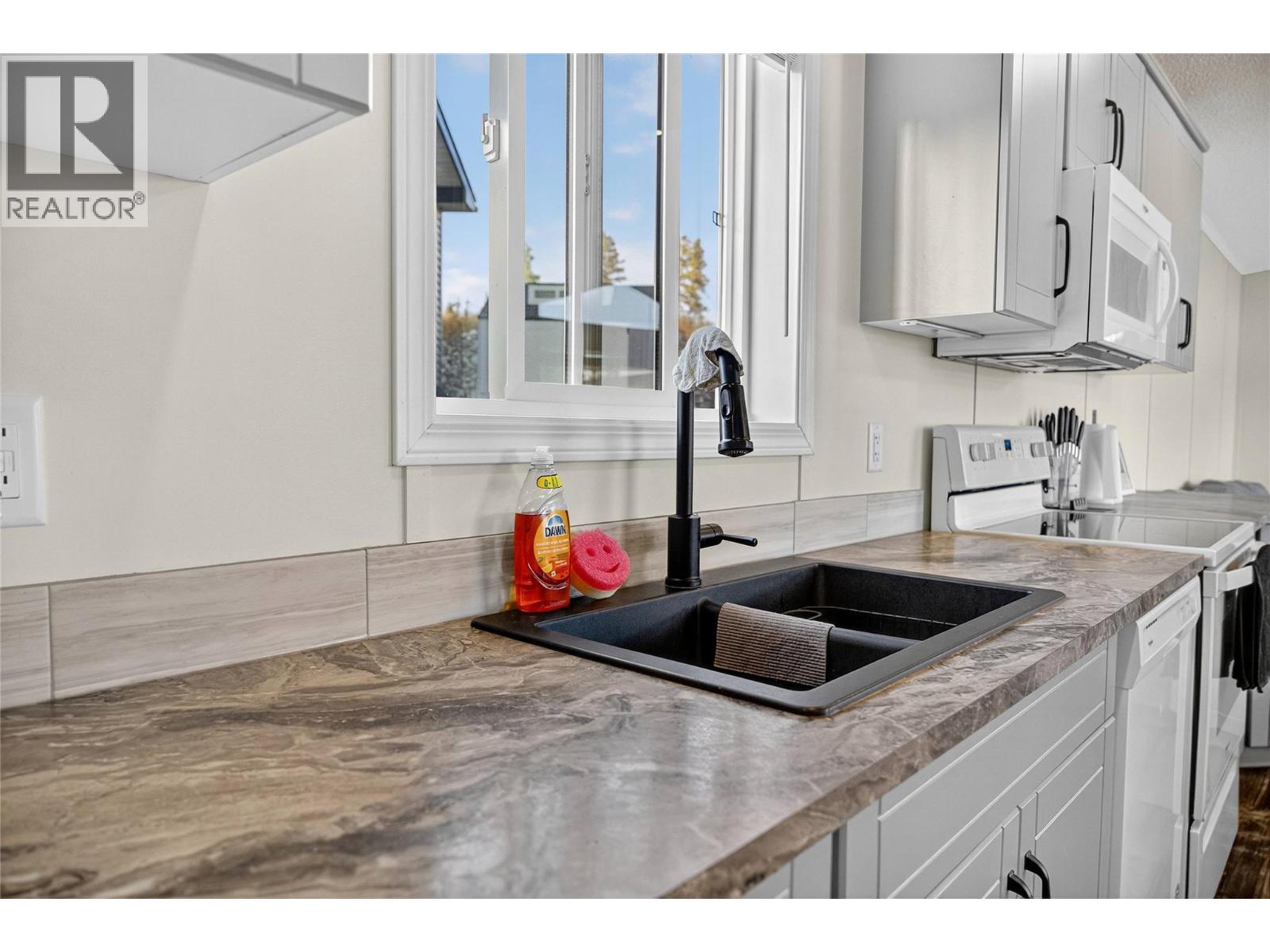 1011 Steepleview Drive Nw, Cranbrook, British Columbia  V1C 5L3 - Photo 3 - 10369642