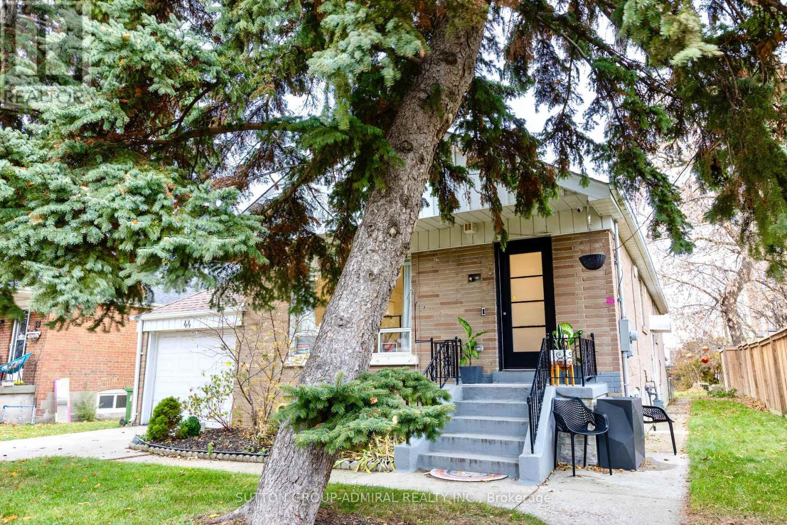 44 Baycrest Avenue, Toronto, Ontario  M6A 1W1 - Photo 2 - C12578468