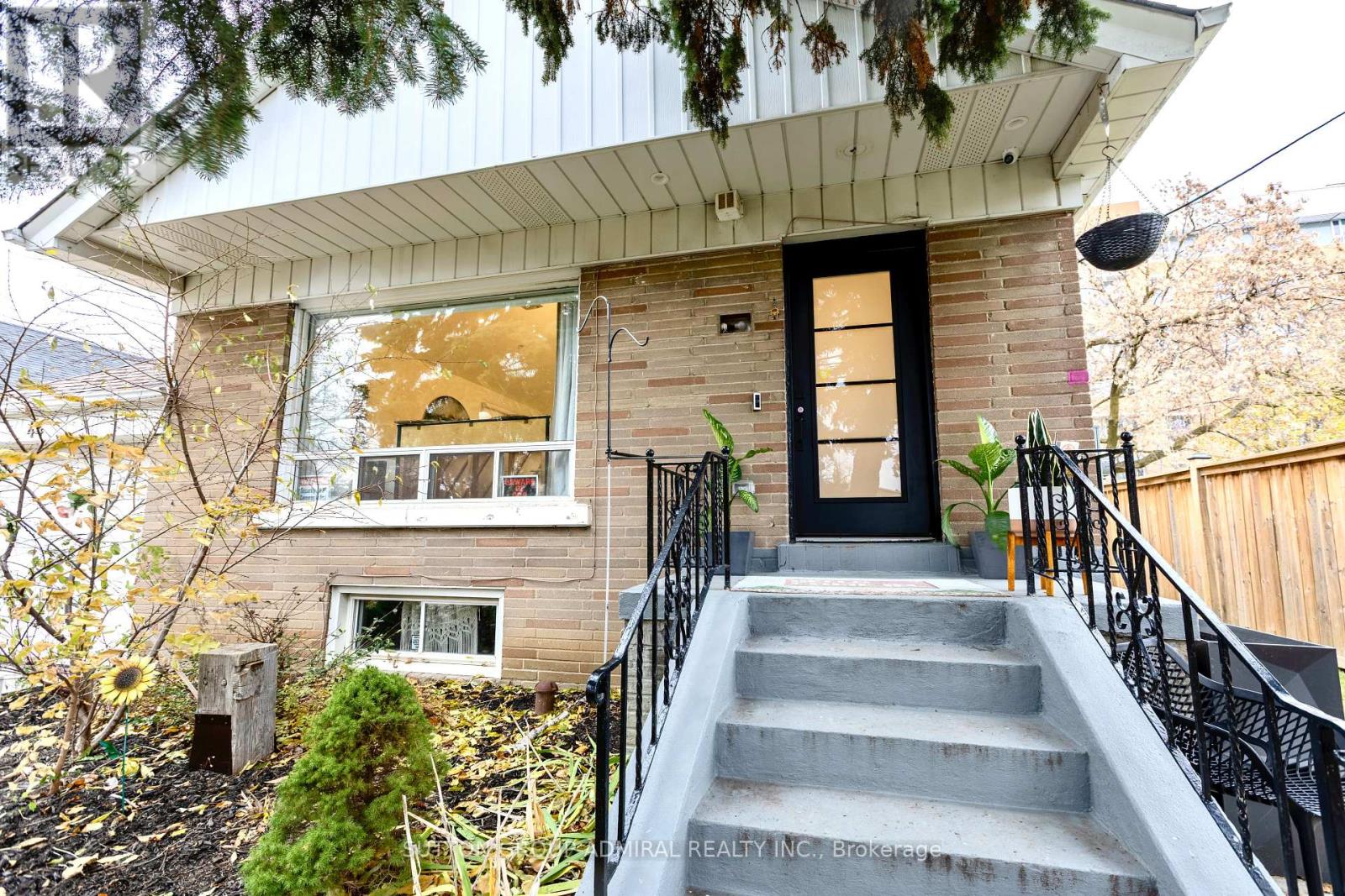 44 Baycrest Avenue, Toronto, Ontario  M6A 1W1 - Photo 3 - C12578468