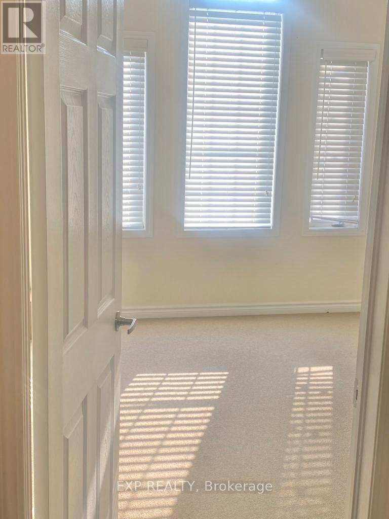 39 Bloom Drive, Brampton, Ontario  L6P 3C2 - Photo 27 - W12573902