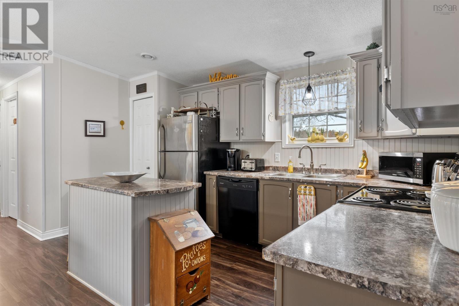 30 Stanley Street, Sackville, Nova Scotia  B4E 1E9 - Photo 10 - 202528590