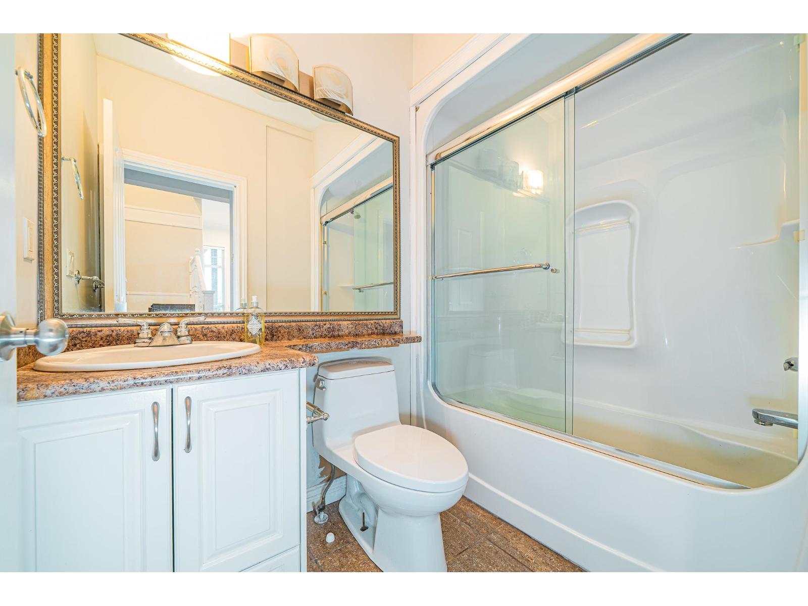 6368 189a Street, Surrey, British Columbia  V3S 8S3 - Photo 10 - R3070304