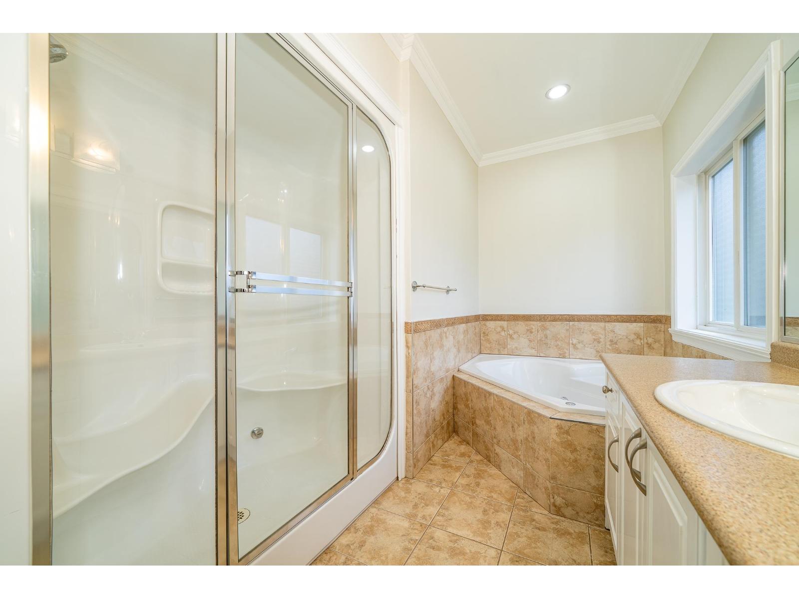 6368 189a Street, Surrey, British Columbia  V3S 8S3 - Photo 29 - R3070304