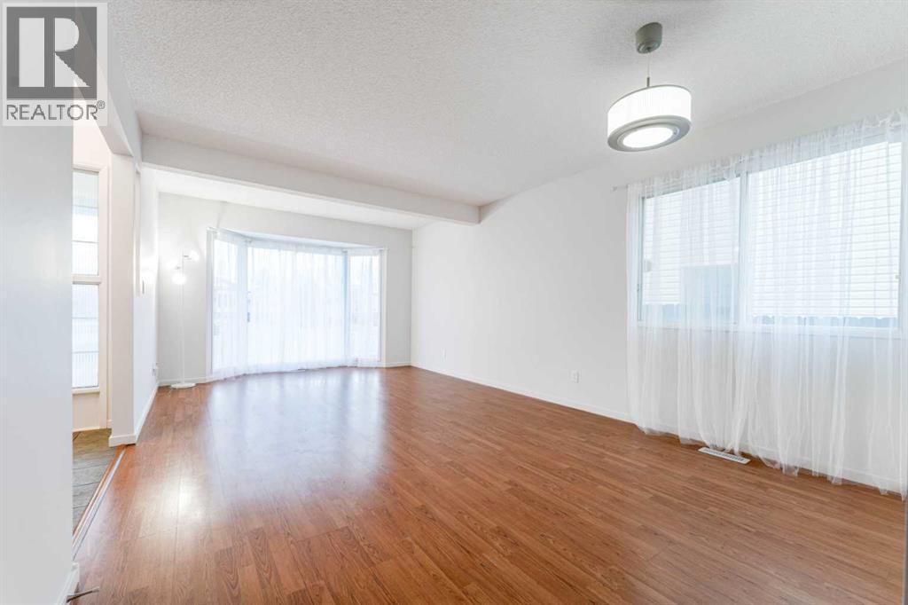 43 Sunmills Court Se, Calgary, Alberta  T2X 2R4 - Photo 5 - A2271576