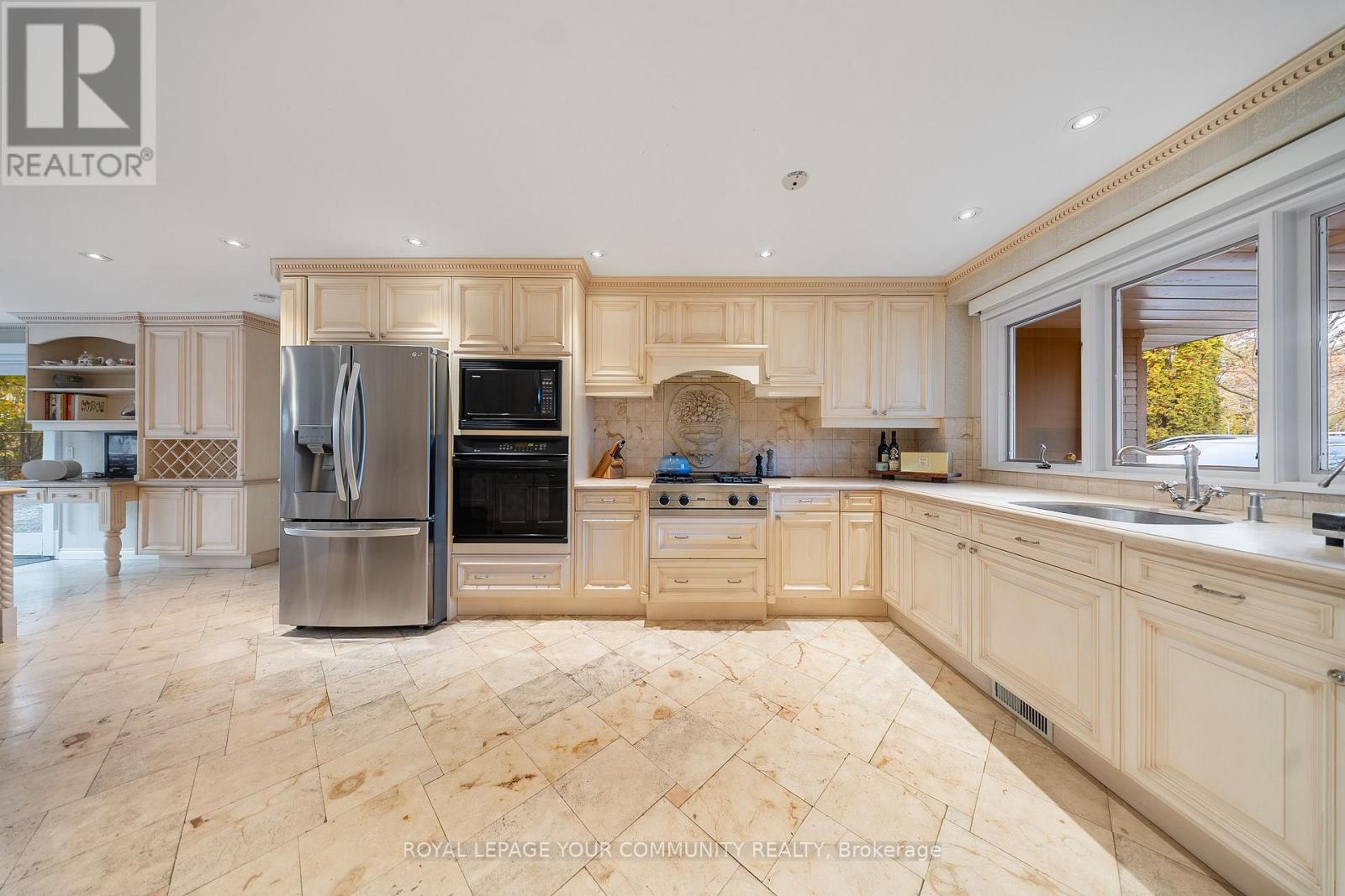 154 Old Yonge Street, Toronto, Ontario  M2P 1P9 - Photo 17 - C12578936