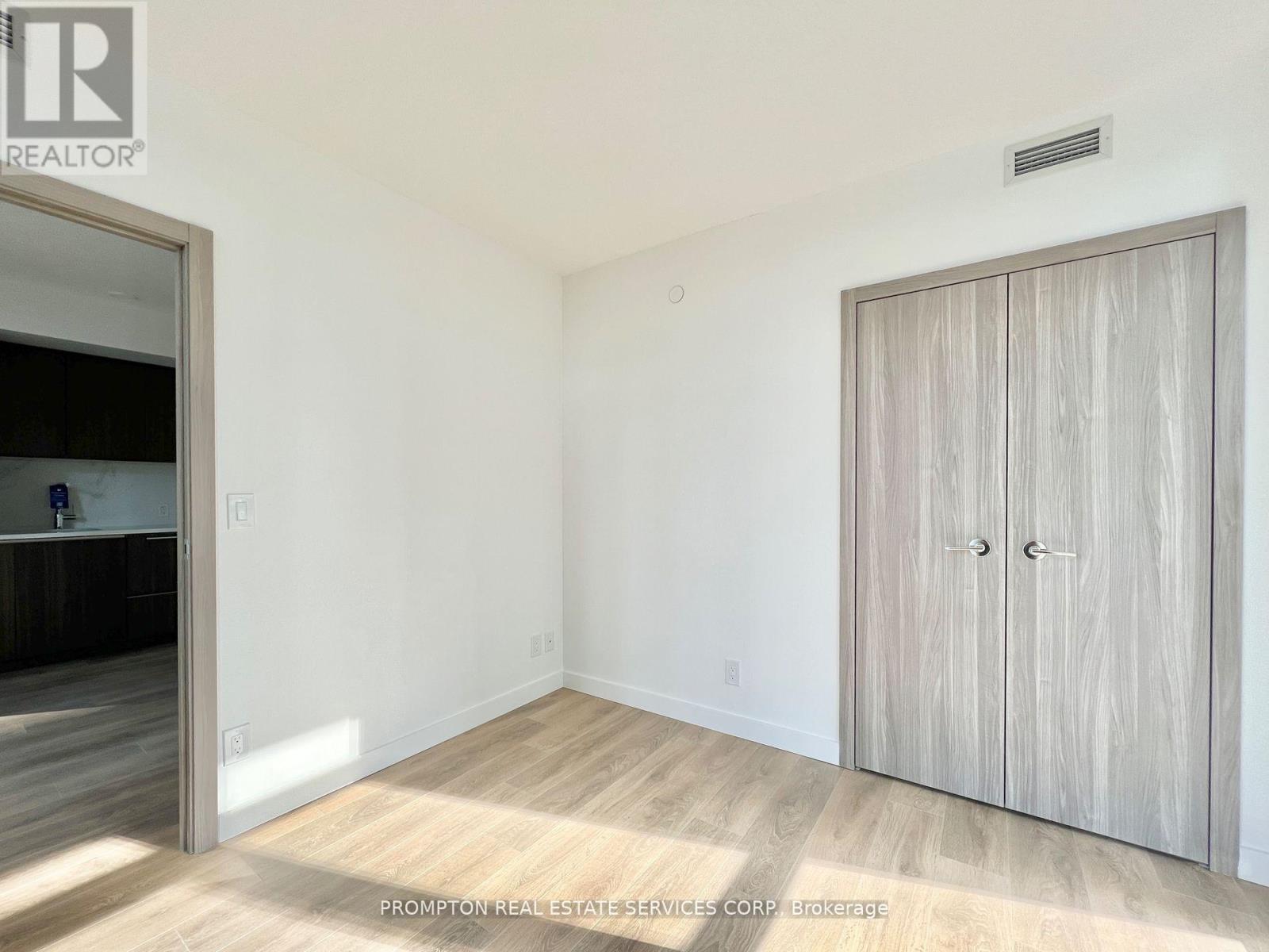 607 - 38 Widmer Street E, Toronto, Ontario  M5V 2E9 - Photo 16 - C12578976