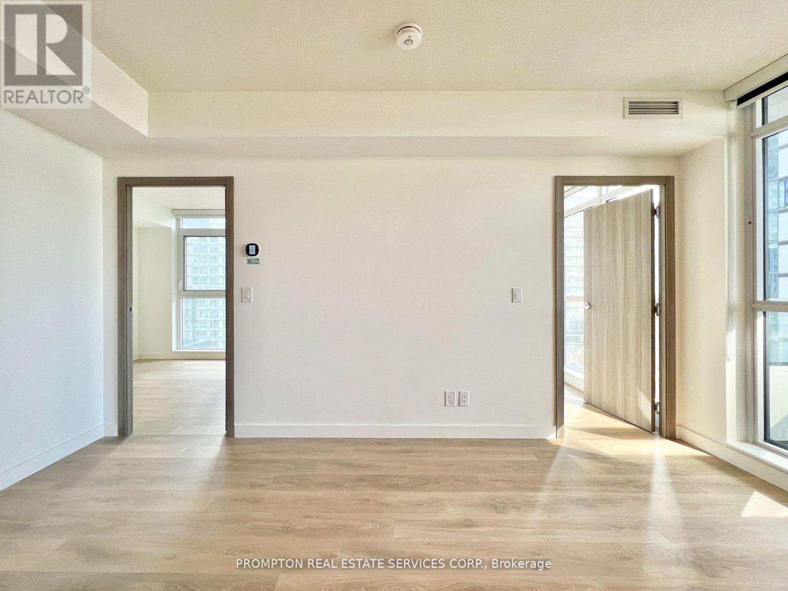 607 - 38 Widmer Street E, Toronto, Ontario  M5V 2E9 - Photo 17 - C12578976