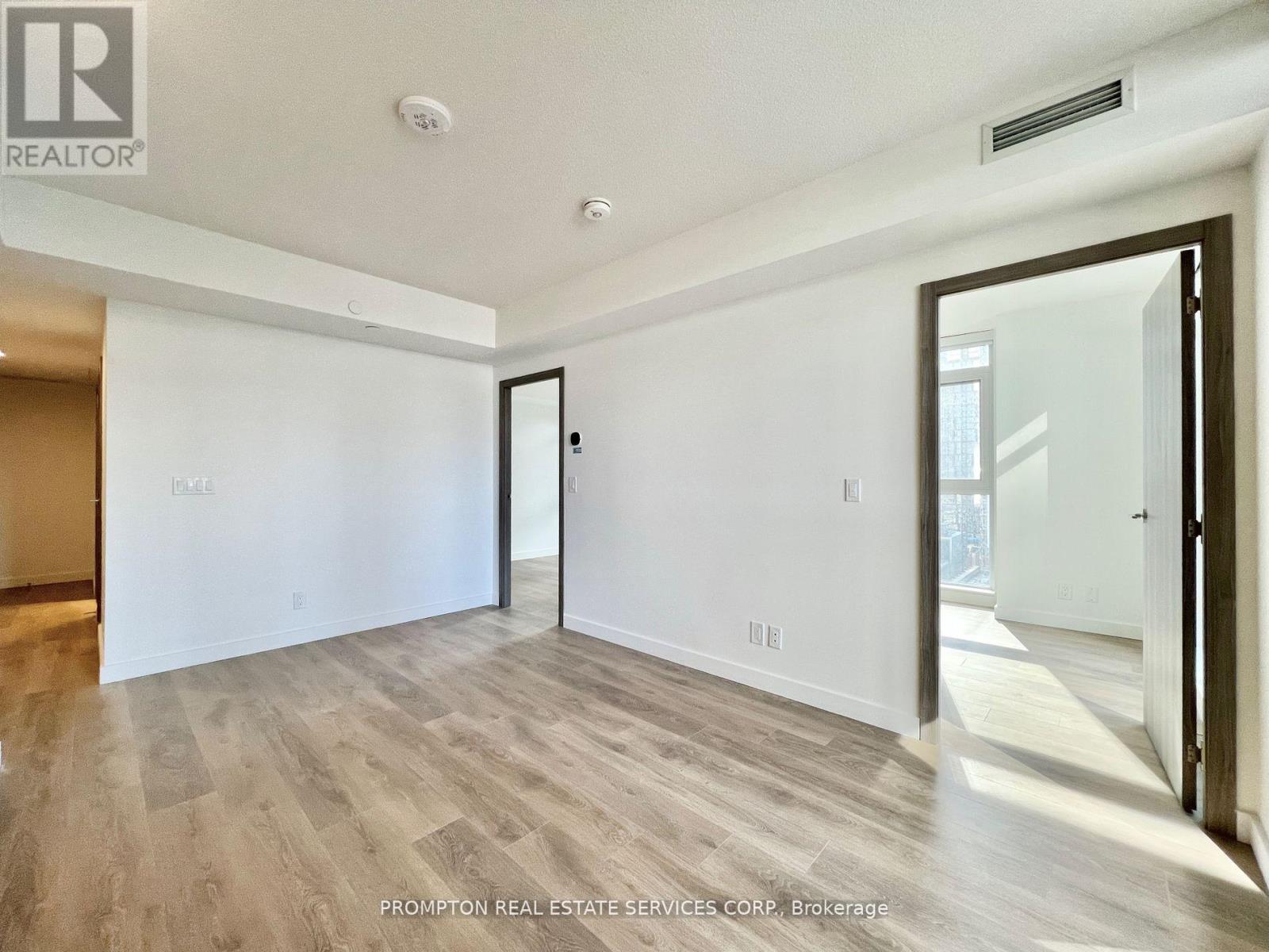 607 - 38 Widmer Street E, Toronto, Ontario  M5V 2E9 - Photo 6 - C12578976