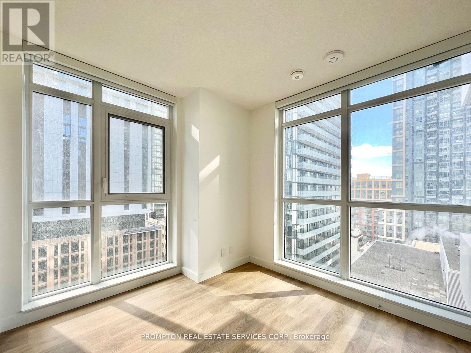 607 - 38 Widmer Street E, Toronto, Ontario  M5V 2E9 - Photo 8 - C12578976