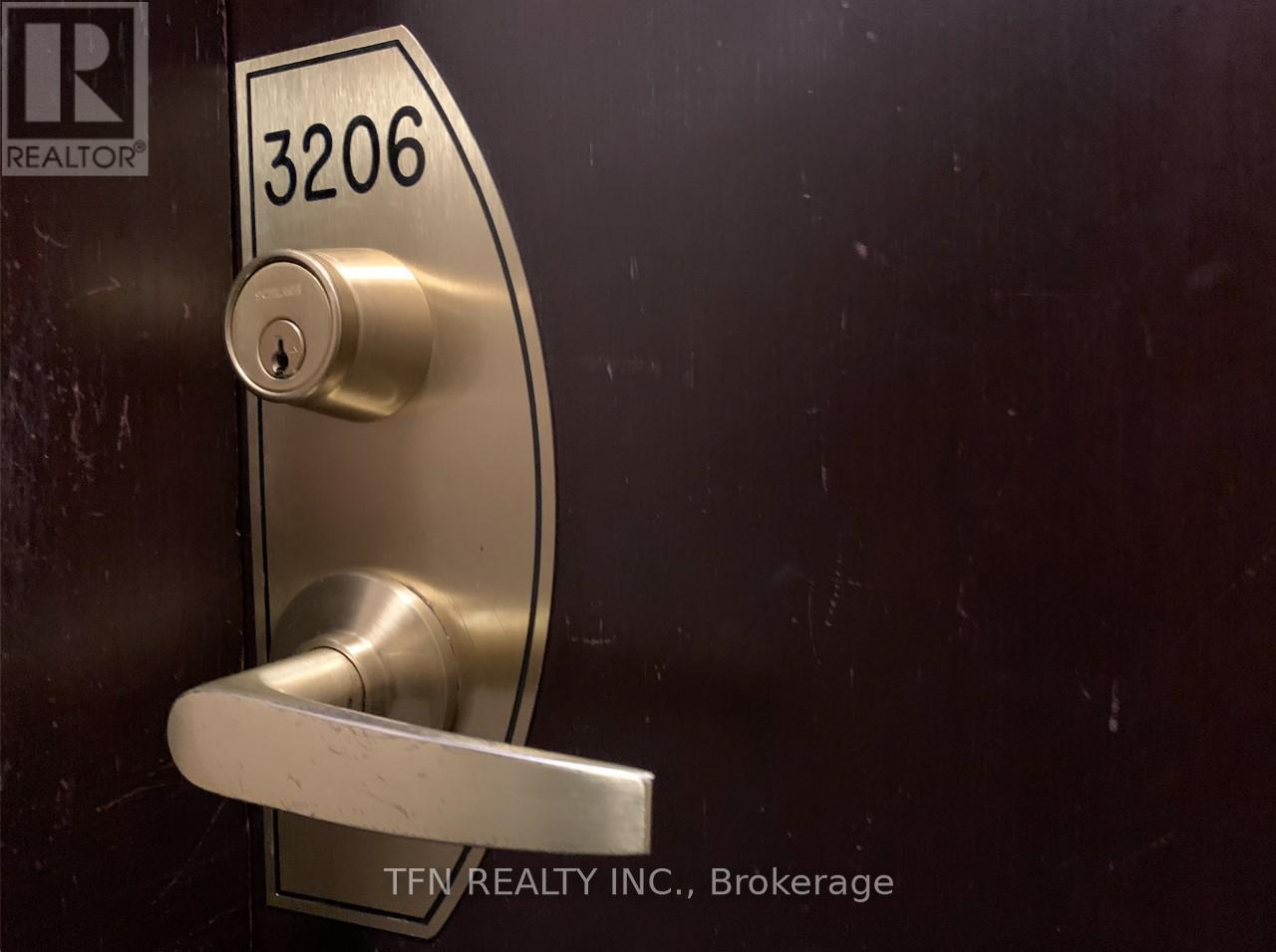 3206 - 30 Grand Trunk Crescent, Toronto, Ontario  M5J 3A4 - Photo 5 - C12578674