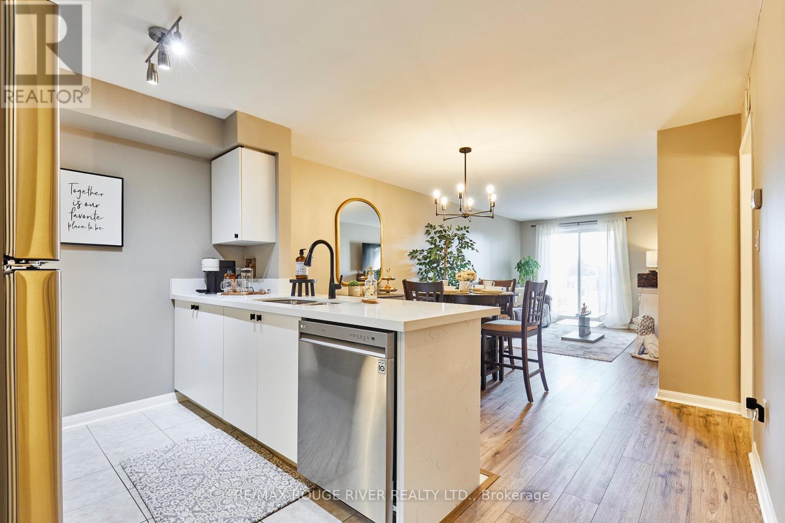 2 - 72 Petra Way, Whitby, Ontario  L1R 0A3 - Photo 6 - E12415196