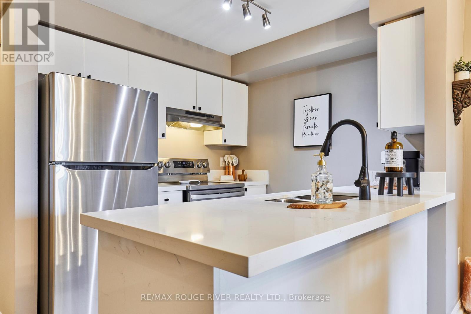 2 - 72 Petra Way, Whitby, Ontario  L1R 0A3 - Photo 4 - E12415196