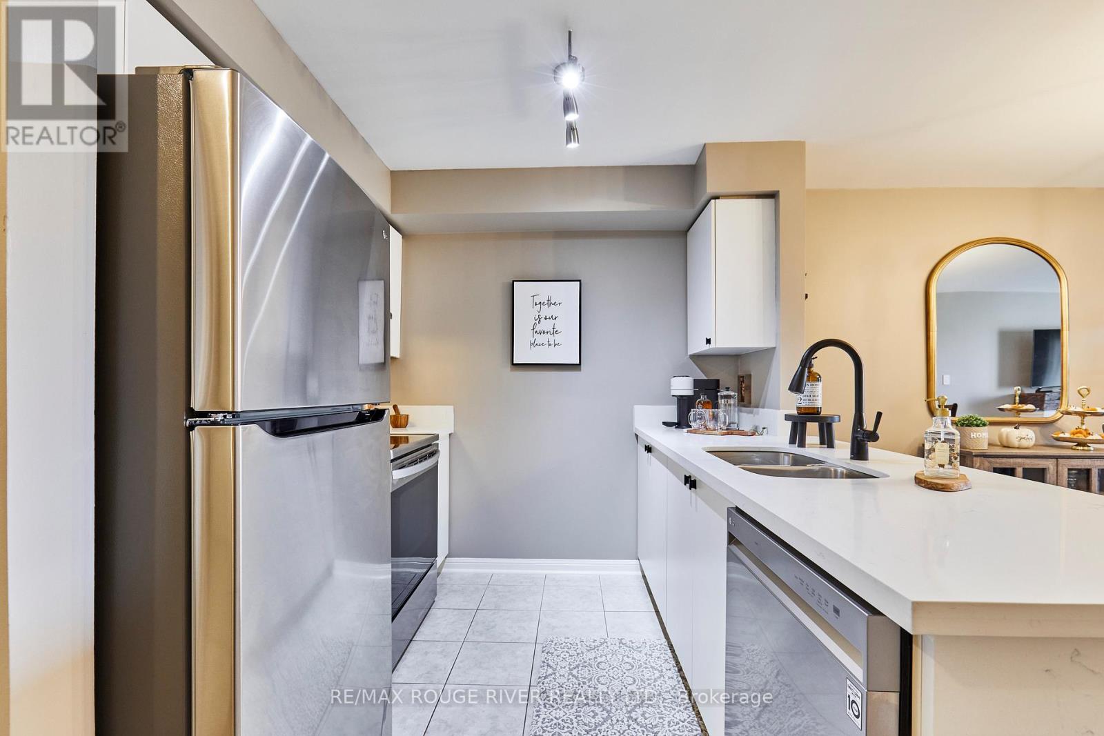 2 - 72 Petra Way, Whitby, Ontario  L1R 0A3 - Photo 5 - E12415196