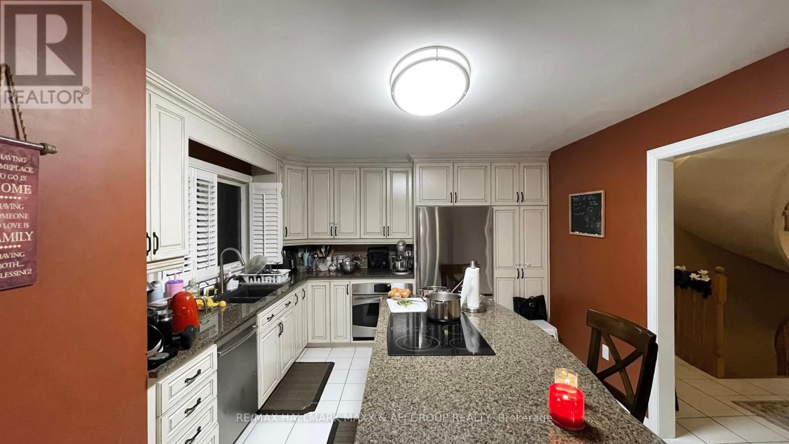 719 Shanahan Boulevard, Newmarket, Ontario  L3X 1P8 - Photo 15 - N12572008