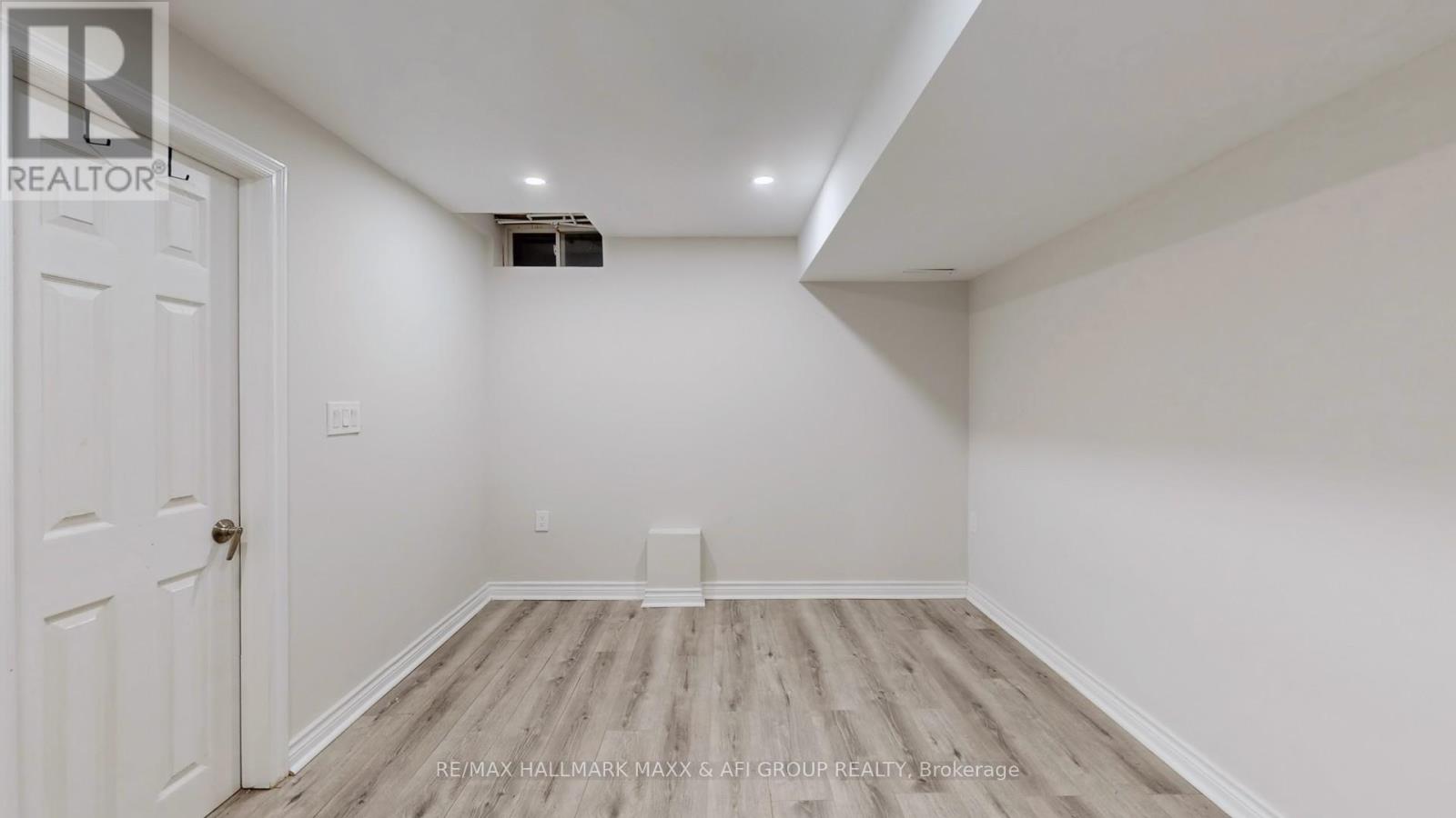 719 Shanahan Boulevard, Newmarket, Ontario  L3X 1P8 - Photo 39 - N12572008