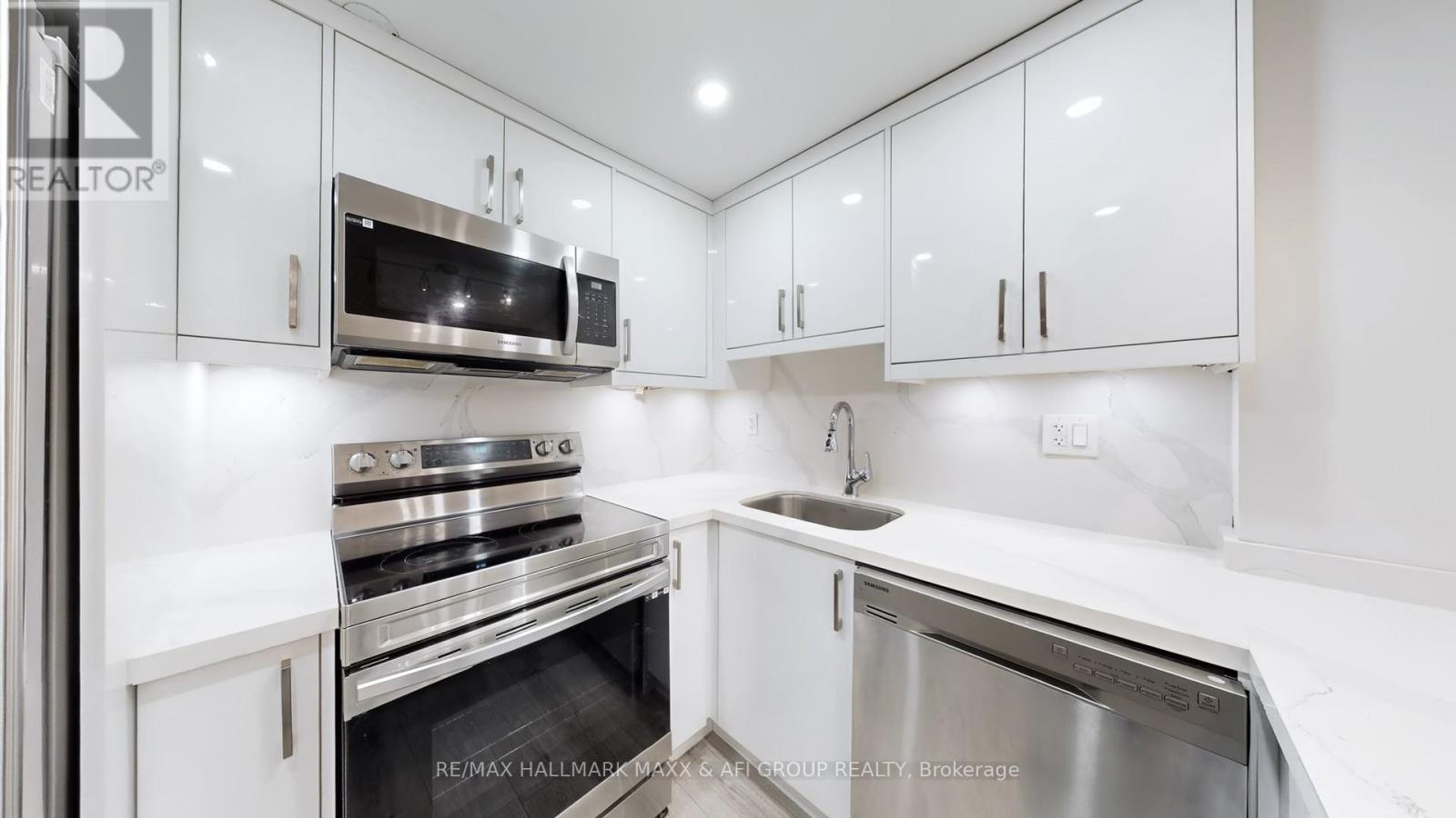 719 Shanahan Boulevard, Newmarket, Ontario  L3X 1P8 - Photo 44 - N12572008