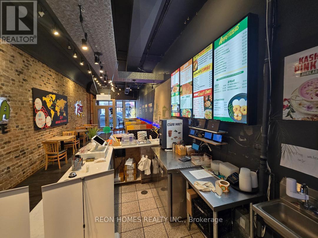 16 Holland Street, Bradford West Gwillimbury, Ontario  L3Z 2B2 - Photo 5 - N12579058