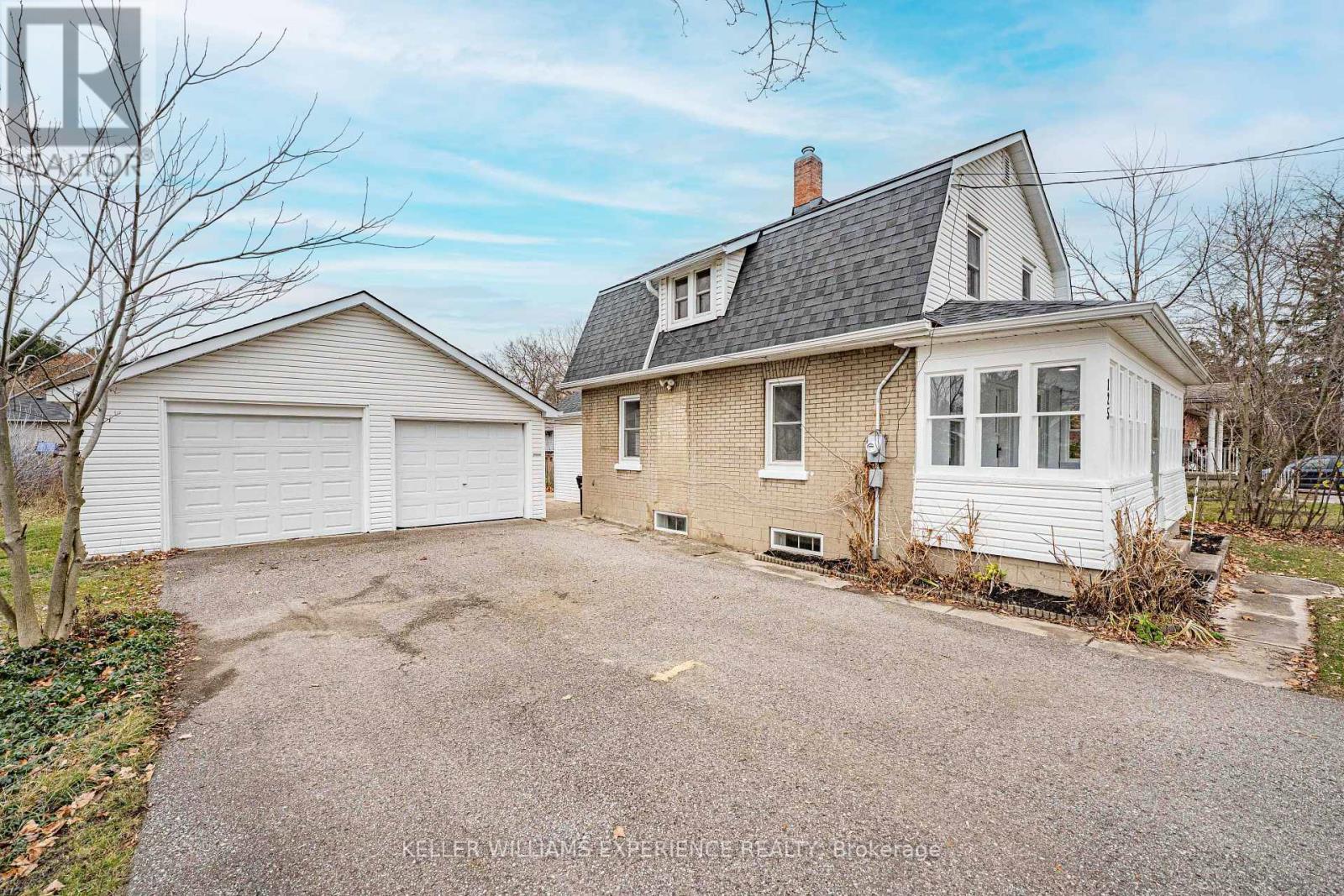 125 Raglan Street, Essa (Angus), Ontario  L0M 1B0 - Photo 5 - N12579106