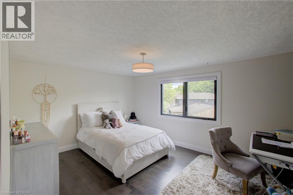 284 Old Post Road, Waterloo, Ontario  N2L 5C1 - Photo 34 - 40774258