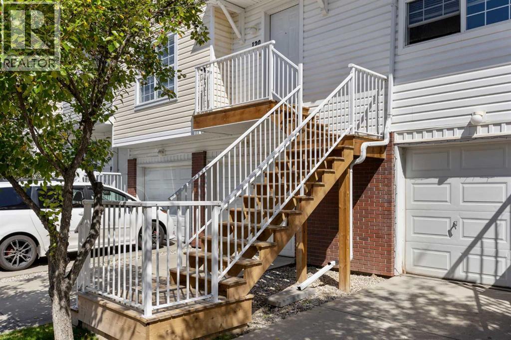 120 Prestwick Acres Lane Se, Calgary, Alberta  T2Z 3Y3 - Photo 3 - A2243312