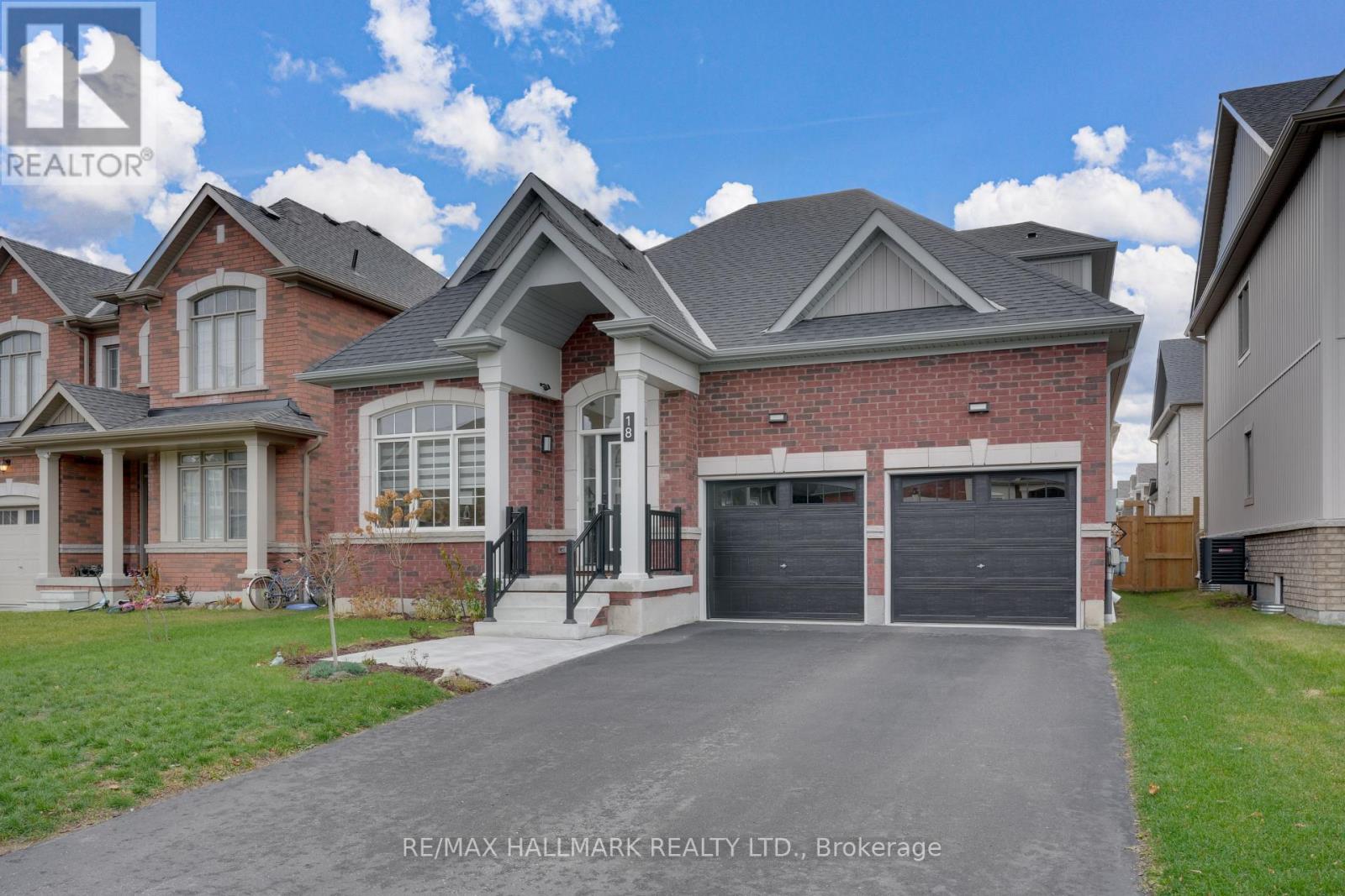 18 Mclean Avenue, Collingwood, Ontario L9Y 3V2 - Photo 2 - S12579068