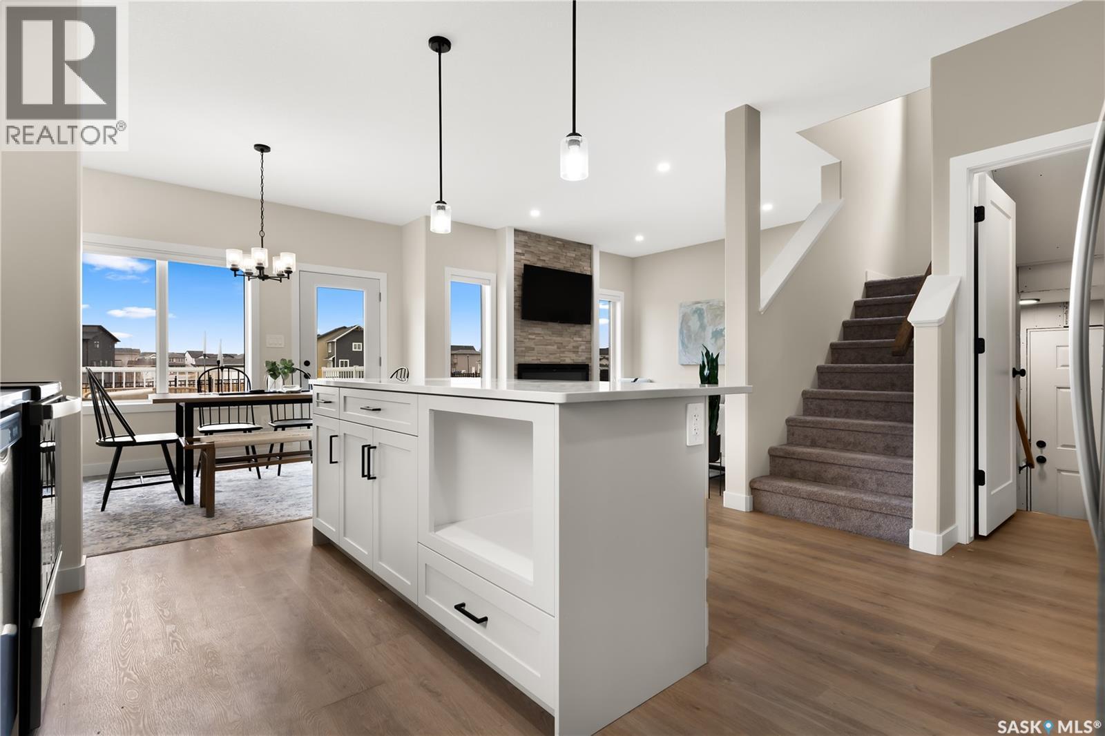 951 Traeger Manor, Saskatoon, Saskatchewan  S7V 1V8 - Photo 2 - SK019228