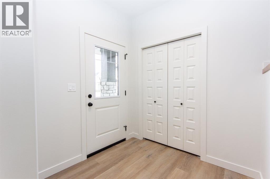 50 Turnbull Close, Red Deer, Alberta  T4P 3H6 - Photo 2 - A2266599